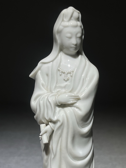 古玩陶瓷德化窯白釉觀音塑像真品鑒賞圖