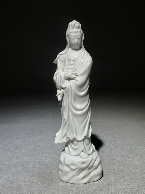 古玩陶瓷德化窯白釉觀音塑像真品鑒賞圖