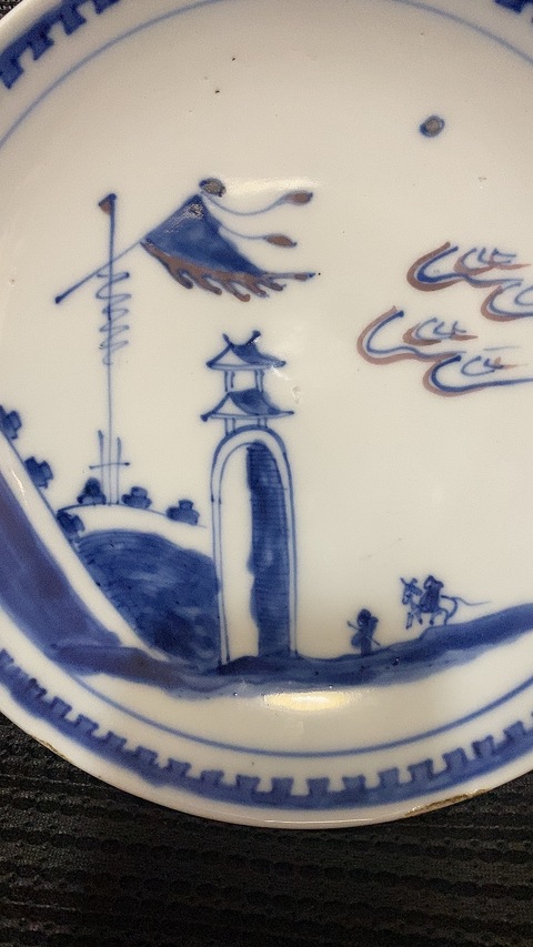 古玩陶瓷日本江戶青花礬紅行旅圖盤真品鑒賞圖