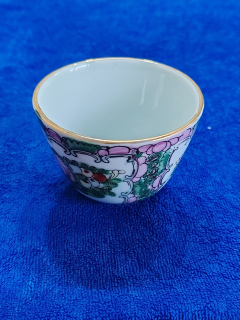古玩陶瓷廣彩杯真品鑒賞圖