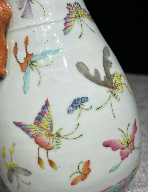古玩陶瓷清晚期 粉彩百蝶雙耳尊真品鑒賞圖