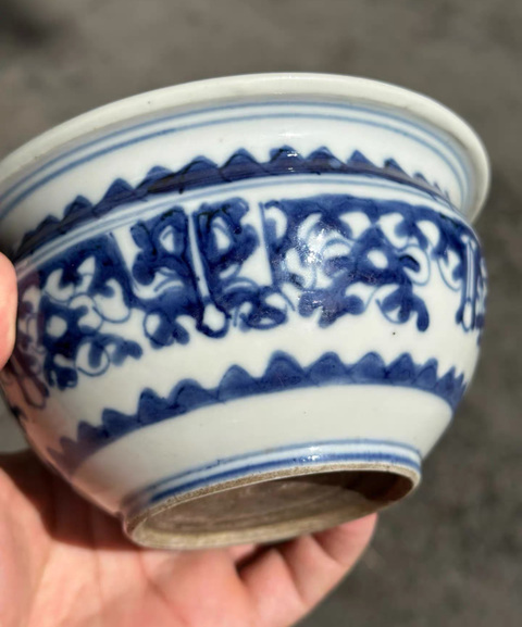 古玩陶瓷拐子龍紋青花香爐真品鑒賞圖