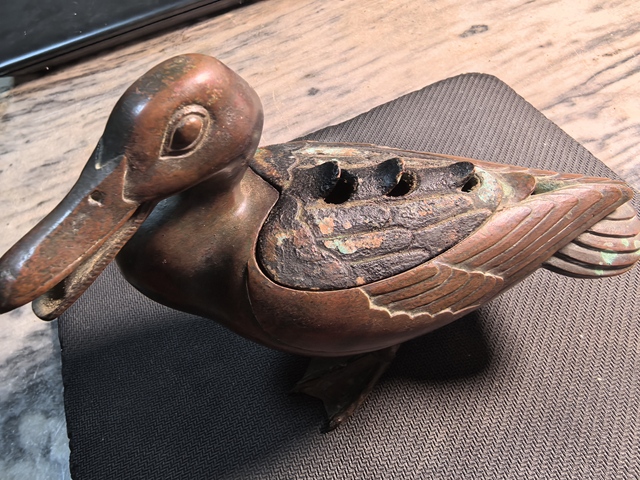 古玩銅器鴨子銅香薰爐真品鑒賞圖