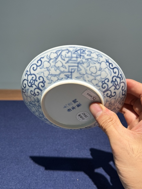 古玩陶瓷同治青花壽桃紋盤真品鑒賞圖