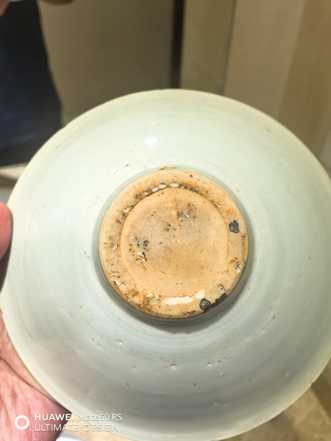 古玩陶瓷青白釉刻花雙魚斗笠碗真品鑒賞圖