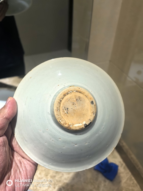 古玩陶瓷青白釉刻花雙魚斗笠碗真品鑒賞圖