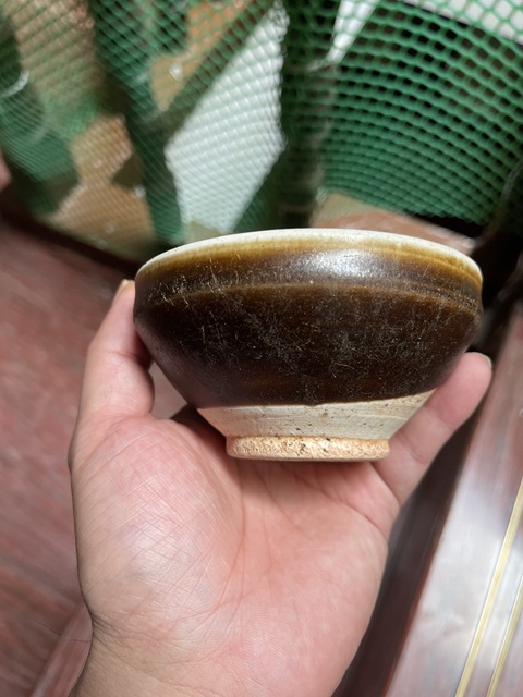 古玩陶瓷芒口圈足覆燒工藝褐釉盞真品鑒賞圖