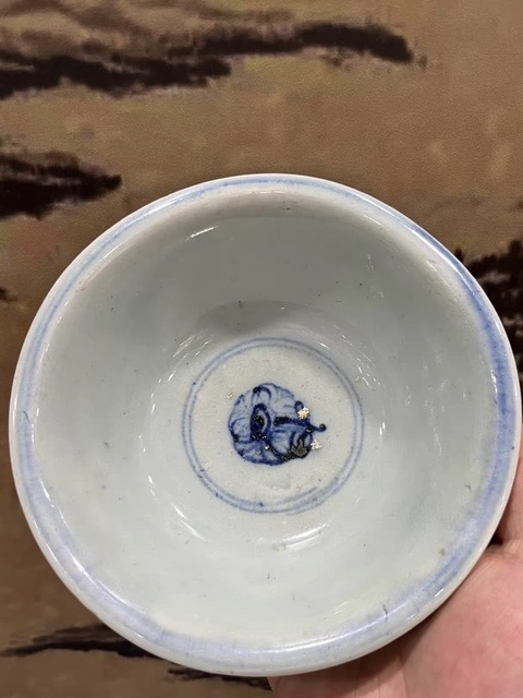 古玩陶瓷明成化并蒂菊花紋碗拍賣，當前價格3855元
