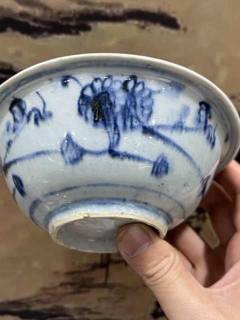 古玩陶瓷明成化并蒂菊花紋碗拍賣，當前價格3855元