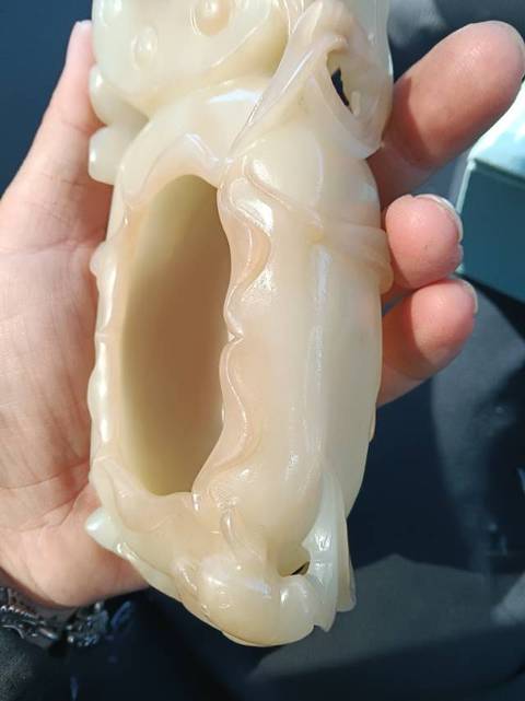 古玩玉器和田玉雕“蓮荷形水盂”真品鑒賞圖