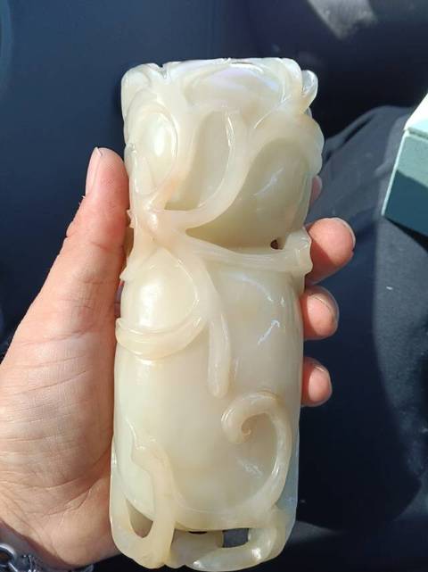 古玩玉器和田玉雕“蓮荷形水盂”真品鑒賞圖