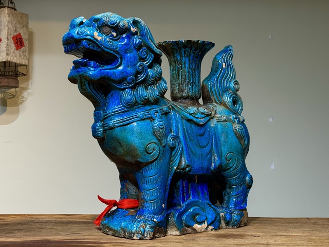 古玩陶瓷獅子燈真品鑒賞圖