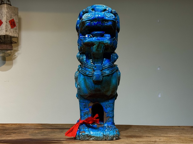 古玩陶瓷獅子燈真品鑒賞圖