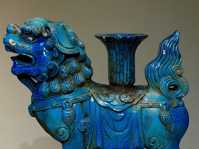 古玩陶瓷獅子燈真品鑒賞圖