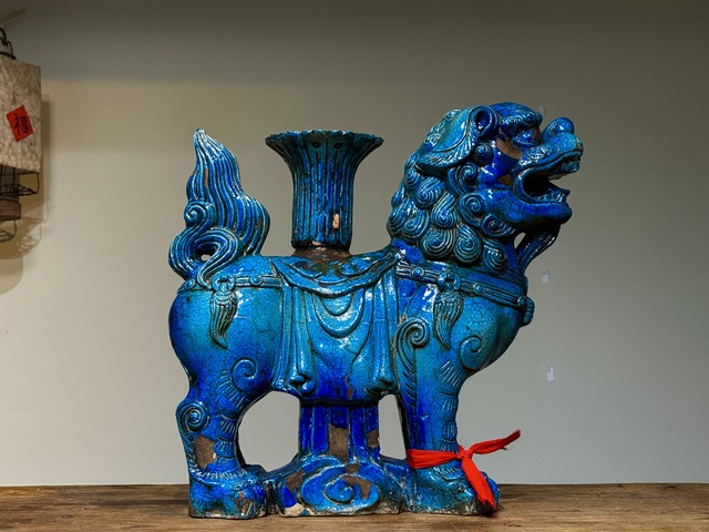 古玩陶瓷獅子燈真品鑒賞圖