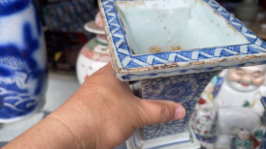 古玩陶瓷青花花觚真品鑒賞圖