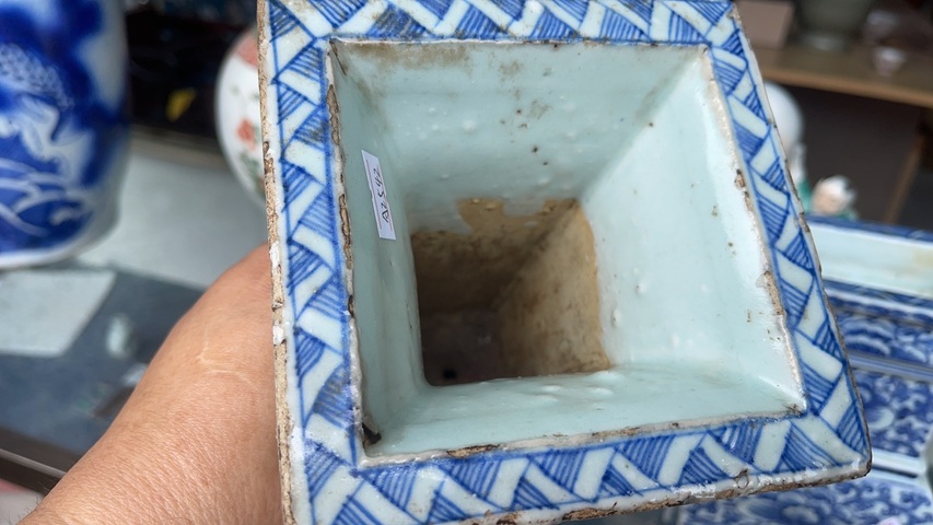 古玩陶瓷青花花觚真品鑒賞圖