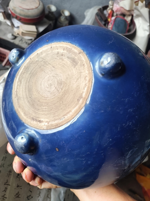 古玩陶瓷霽藍釉三乳足缽式香爐真品鑒賞圖