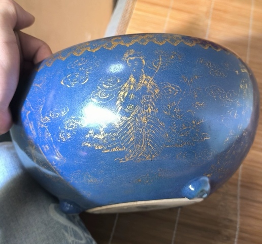 古玩陶瓷霽藍釉描金三乳足缽式香爐真品鑒賞圖
