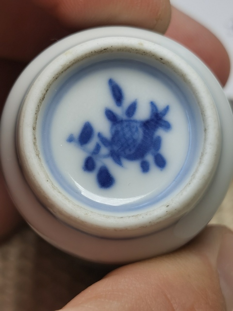 古玩陶瓷青花人物故事鼻煙壺真品鑒賞圖