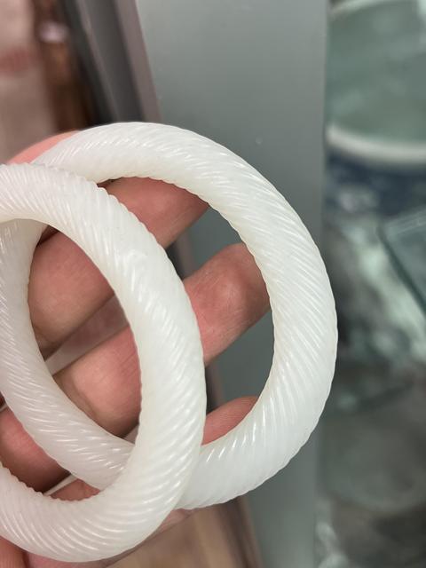 古玩玉器和田玉絞絲環(huán)真品鑒賞圖