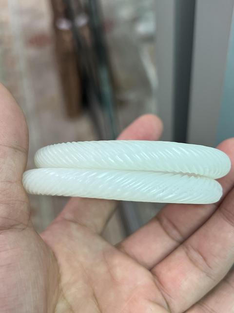 古玩玉器和田玉絞絲環(huán)真品鑒賞圖