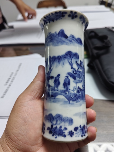 古玩陶瓷樓臺亭閣山水紋青花花觚真品鑒賞圖