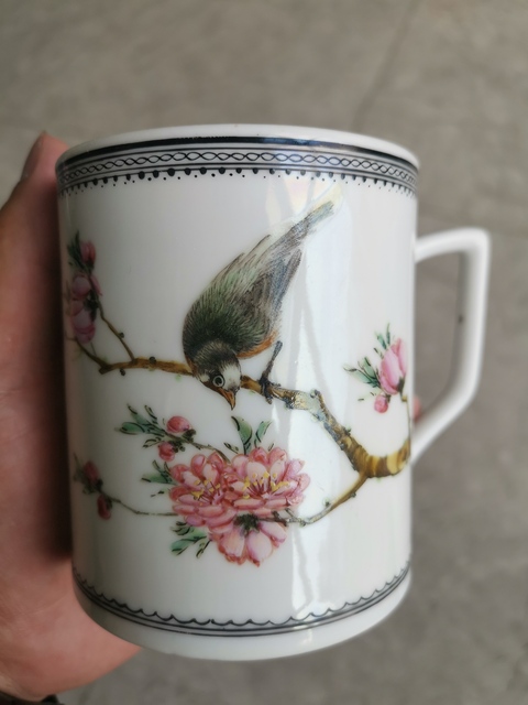 古玩陶瓷粉彩花鳥紋馬克杯真品鑒賞圖