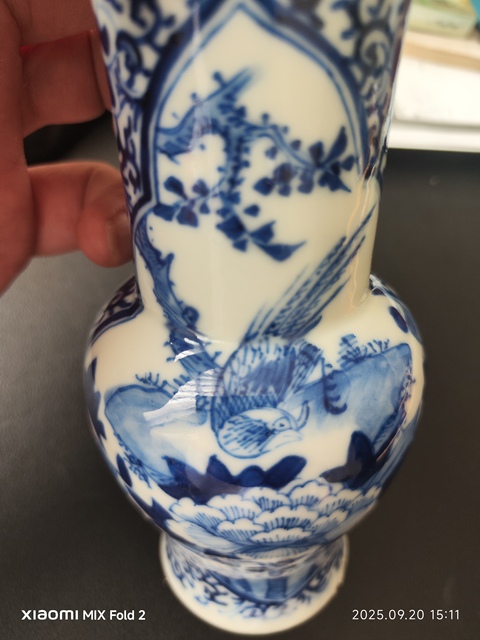 古玩陶瓷青花開窗錦雞牡丹紋花觚真品鑒賞圖