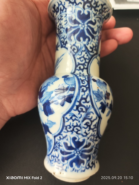 古玩陶瓷青花開窗錦雞牡丹紋花觚真品鑒賞圖