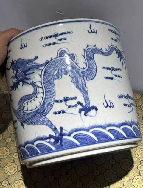 古玩陶瓷現代仿清青花龍紋香爐真品鑒賞圖