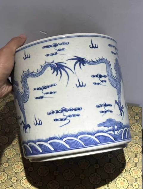 古玩陶瓷現代仿清青花龍紋香爐真品鑒賞圖