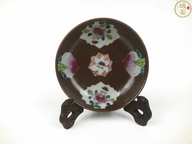 古玩陶瓷【有保真卡】清雍正·粉彩桃紋紫金釉盤拍賣，當前價格399元