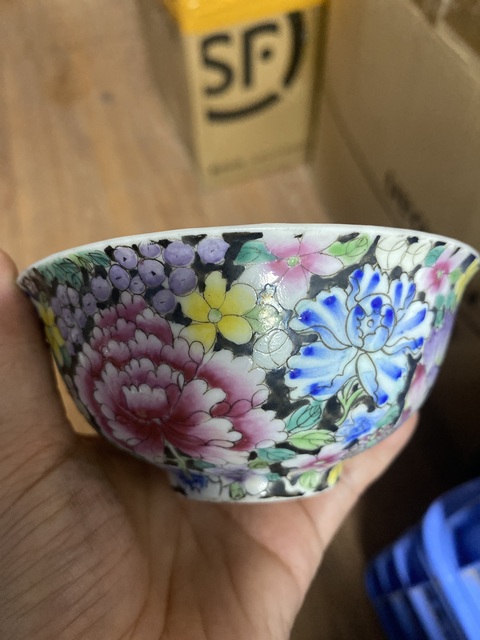 古玩陶瓷百花不落地粉彩碗真品鑒賞圖