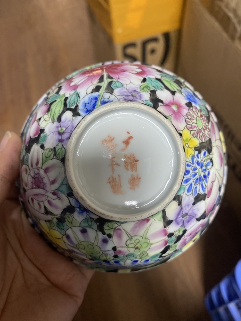 古玩陶瓷百花不落地粉彩碗真品鑒賞圖