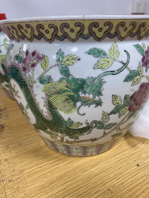 古玩陶瓷龍鳳紋粉彩缸真品鑒賞圖