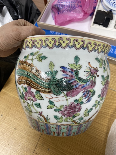 古玩陶瓷龍鳳紋粉彩缸真品鑒賞圖
