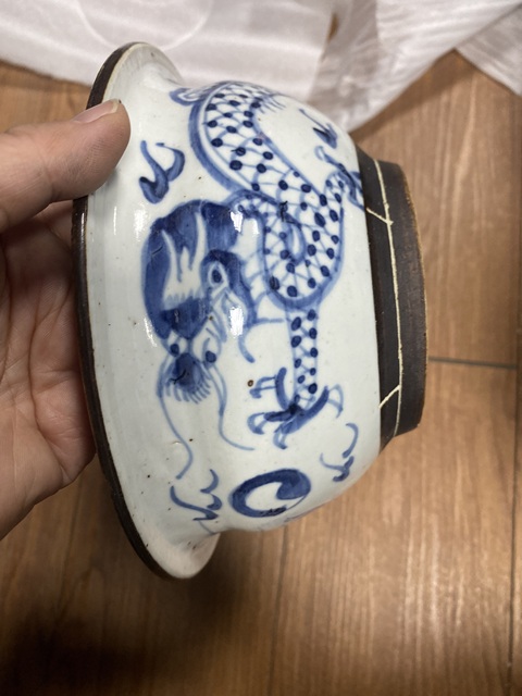 古玩陶瓷青花鐵銹釉龍紋香爐真品鑒賞圖
