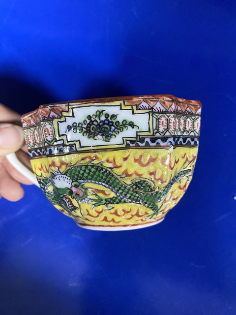 古玩陶瓷龍紋廣彩杯盤真品鑒賞圖
