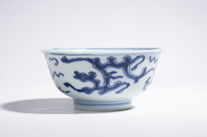 古玩陶瓷清雍正·青花夔龍紋碗真品鑒賞圖