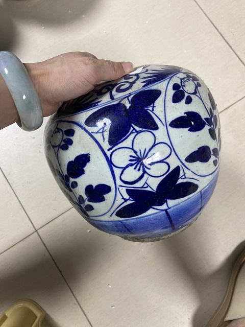 古玩陶瓷花卉紋西瓜罐真品鑒賞圖