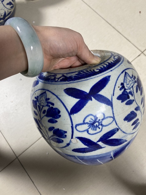 古玩陶瓷花卉紋西瓜罐真品鑒賞圖