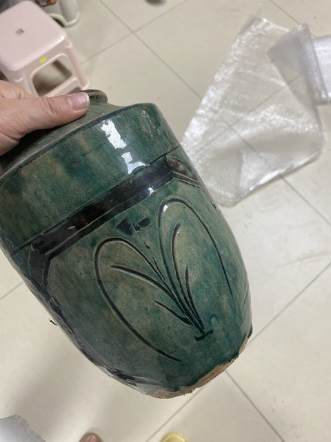 古玩陶瓷馬口窯花卉紋罐真品鑒賞圖