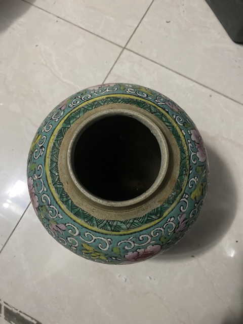 古玩陶瓷花間壽字紋粉彩罐真品鑒賞圖