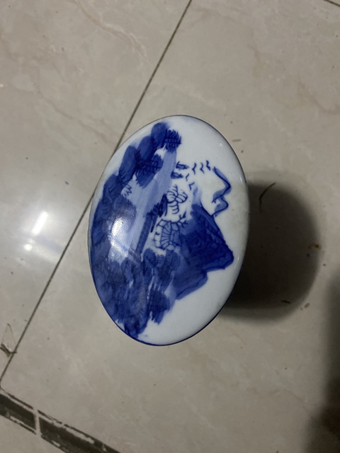 古玩陶瓷山水紋青花蓋盒真品鑒賞圖