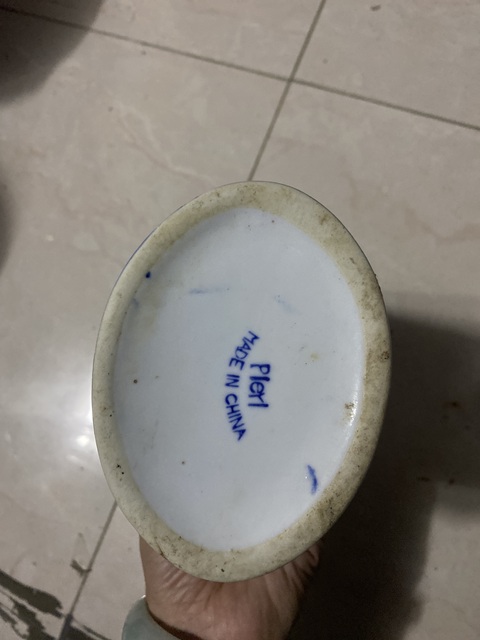 古玩陶瓷山水紋青花蓋盒真品鑒賞圖