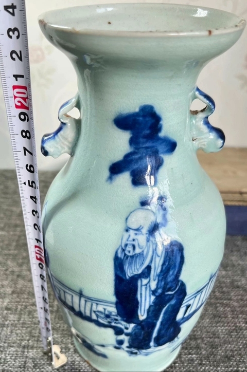 古玩陶瓷豆青釉青花瓶真品鑒賞圖