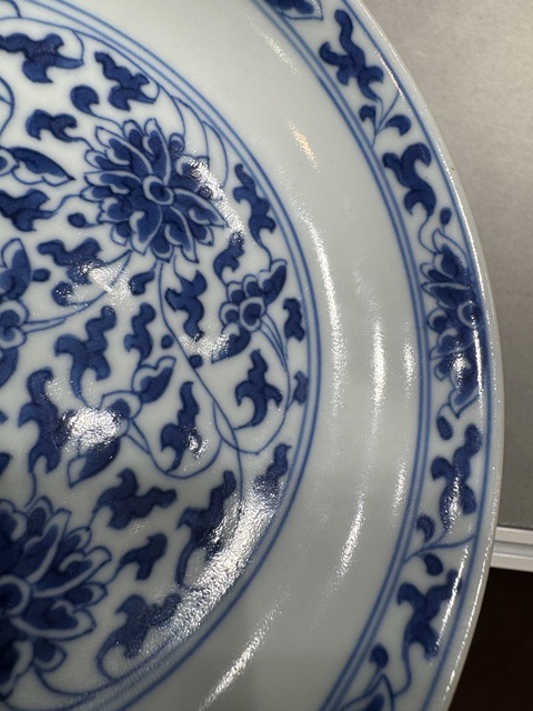 古玩陶瓷青花纏枝花卉紋盤真品鑒賞圖