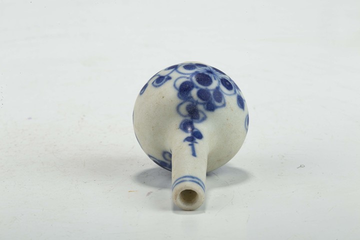 古玩陶瓷清康熙·青花梅花紋小瓶一對拍賣，當(dāng)前價(jià)格0元