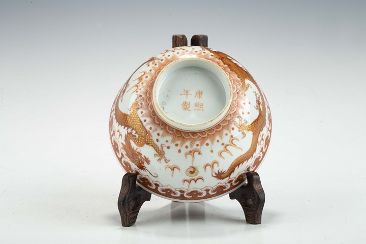 古玩陶瓷清末民初·礬紅描金趕珠龍紋碗拍賣，當前價格5800元